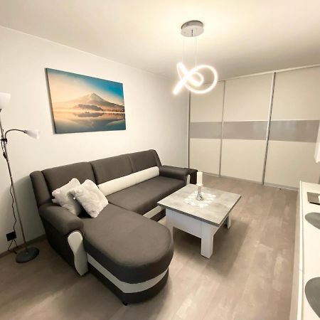 Studio Flat In ปาเนเวชิส ภายนอก รูปภาพ