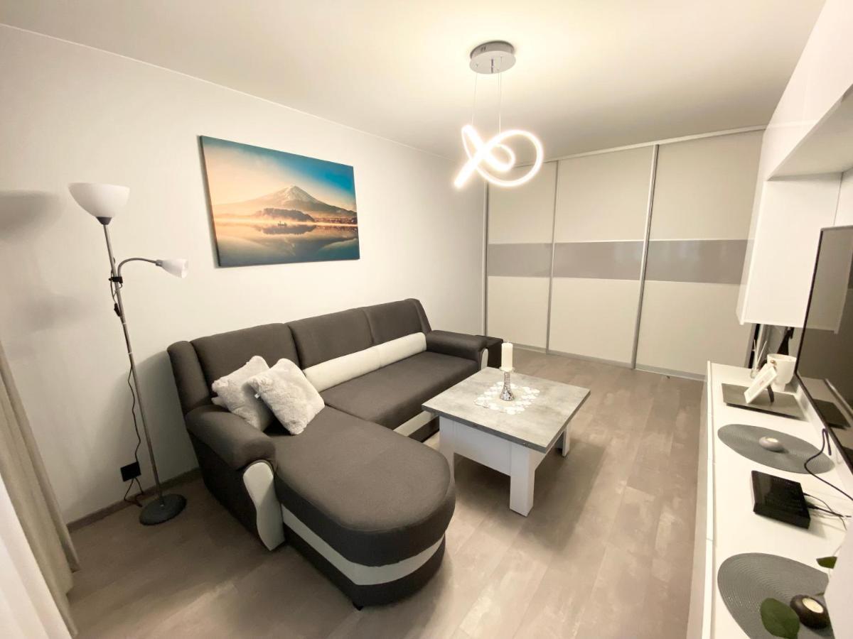 Studio Flat In ปาเนเวชิส ภายนอก รูปภาพ