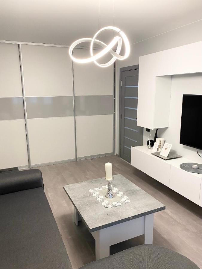 Studio Flat In ปาเนเวชิส ภายนอก รูปภาพ